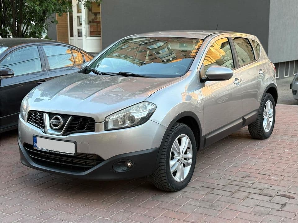 Nissan Qashqai 4x4 automat , navigație android+camera marsalier