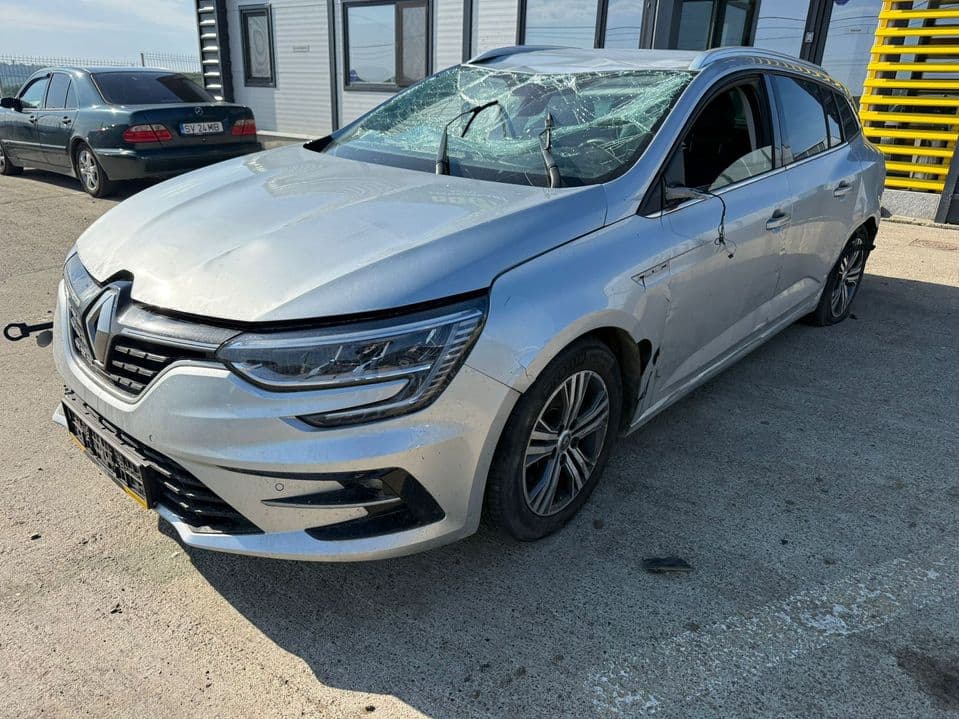 Dezmembrez Renault megane 4 facelift 2023 break argintiu 1.3 tce H5H cutie automata volan stanga